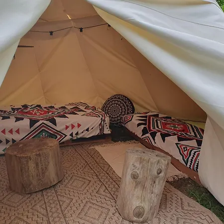 Οργανωμένο κάμπινγκ Tipi Des Sioux Moulayres